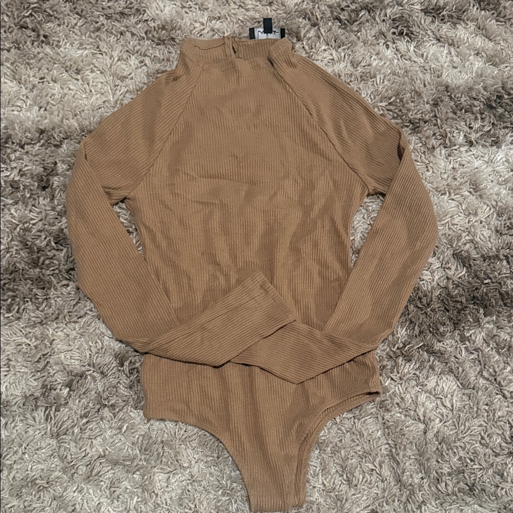 Lulus Cut Out Back Mock Neck Ribbed Tan Bodysuit Sz L